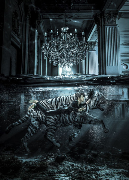Glasbild BOY AND TIGER in mehrfarbig aus Glas