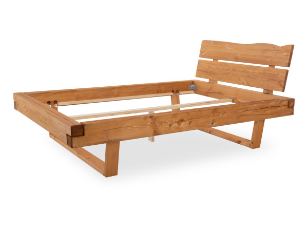 Bett BEVEN in Kiefer aus Massivholz